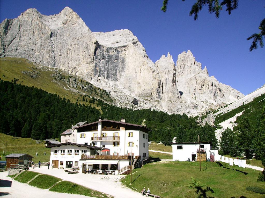فندق بوتسا دي فاسّافي  Rifugio Gardeccia Hutte المظهر الخارجي الصورة