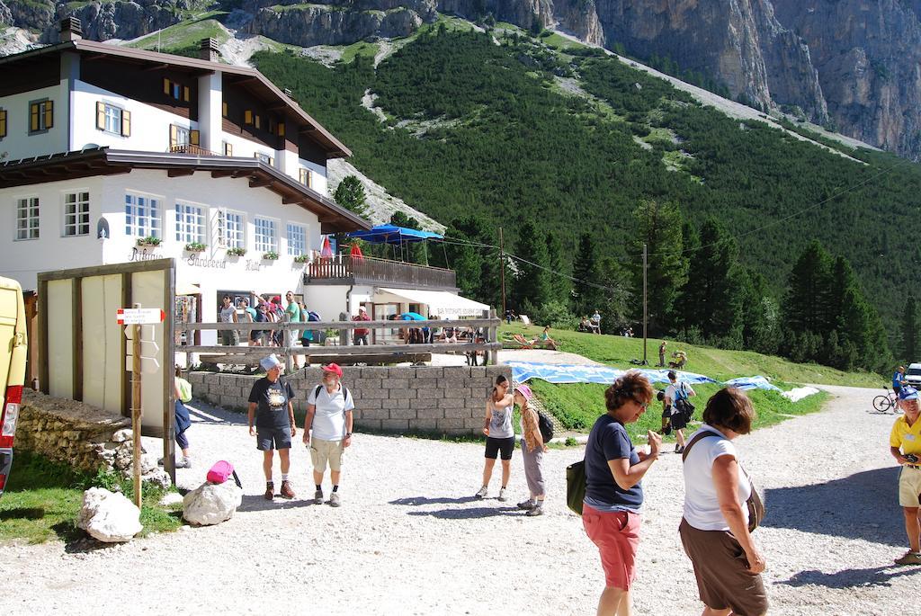 فندق بوتسا دي فاسّافي  Rifugio Gardeccia Hutte المظهر الخارجي الصورة